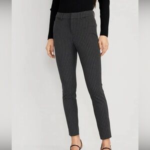 NWT Old Navy Dark Gray Pinstripe High Rose Skinny Pixie Pants